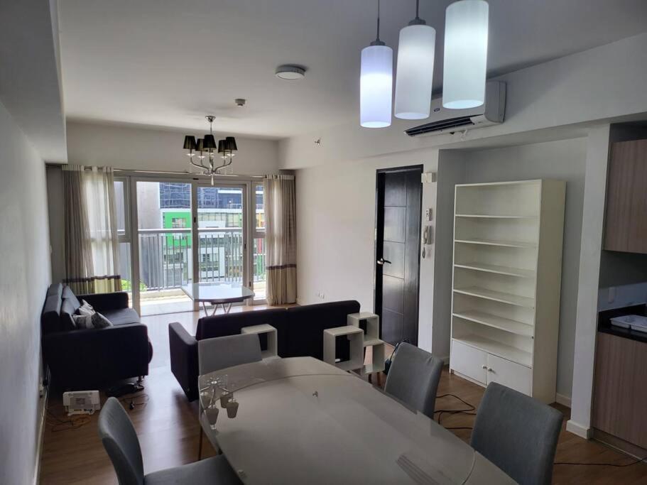 Ferienwohnung Luxury @ Bgc Sleeps 6 Comfortably Fast Wifi Pool! Manila Exterior foto