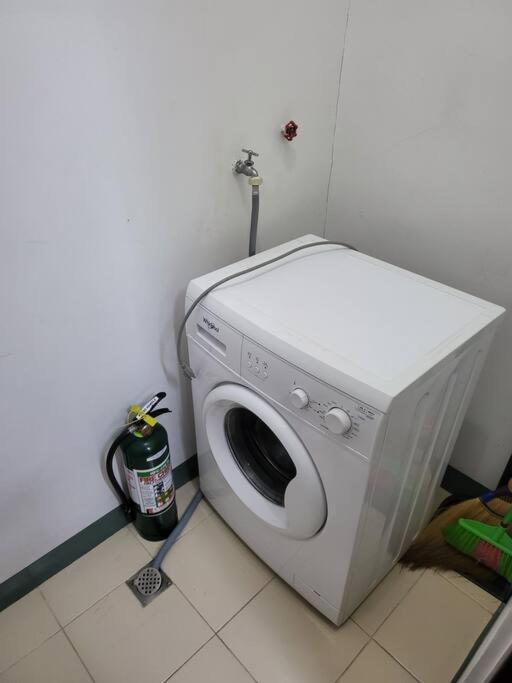 Ferienwohnung Luxury @ Bgc Sleeps 6 Comfortably Fast Wifi Pool! Manila Exterior foto