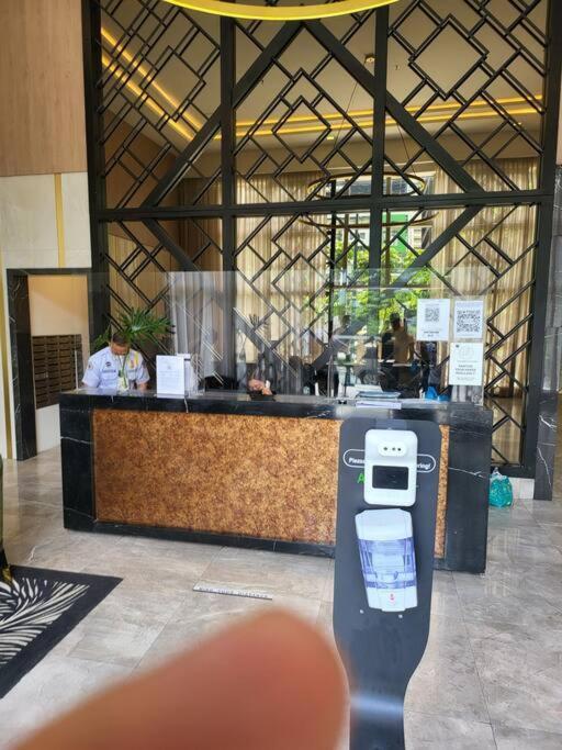 Ferienwohnung Luxury @ Bgc Sleeps 6 Comfortably Fast Wifi Pool! Manila Exterior foto