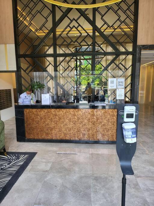 Ferienwohnung Luxury @ Bgc Sleeps 6 Comfortably Fast Wifi Pool! Manila Exterior foto
