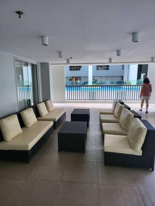 Ferienwohnung Luxury @ Bgc Sleeps 6 Comfortably Fast Wifi Pool! Manila Exterior foto