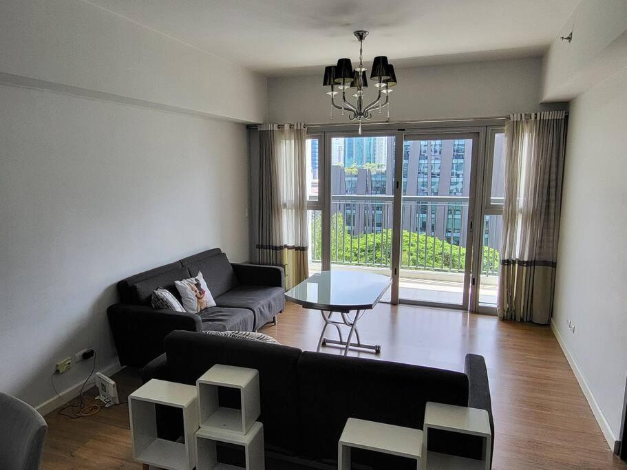 Ferienwohnung Luxury @ Bgc Sleeps 6 Comfortably Fast Wifi Pool! Manila Exterior foto