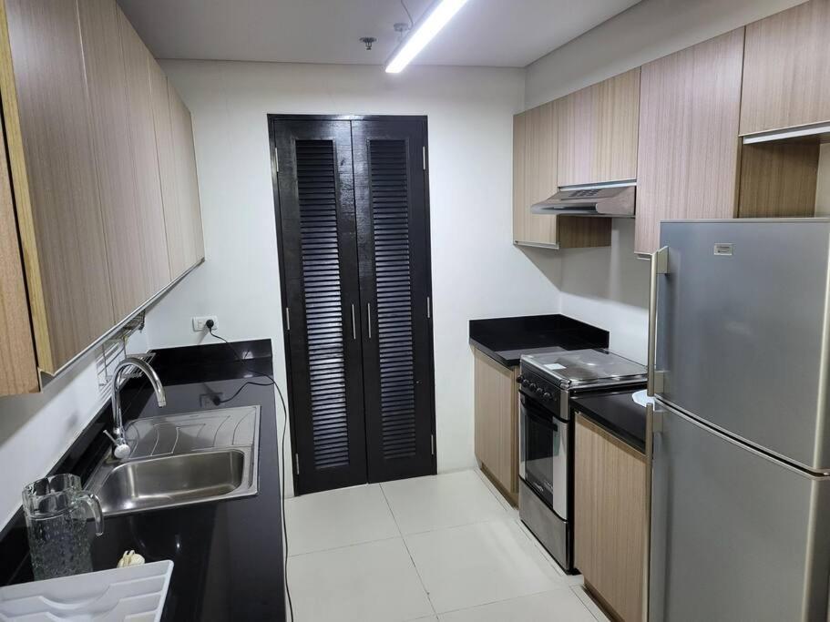Ferienwohnung Luxury @ Bgc Sleeps 6 Comfortably Fast Wifi Pool! Manila Exterior foto