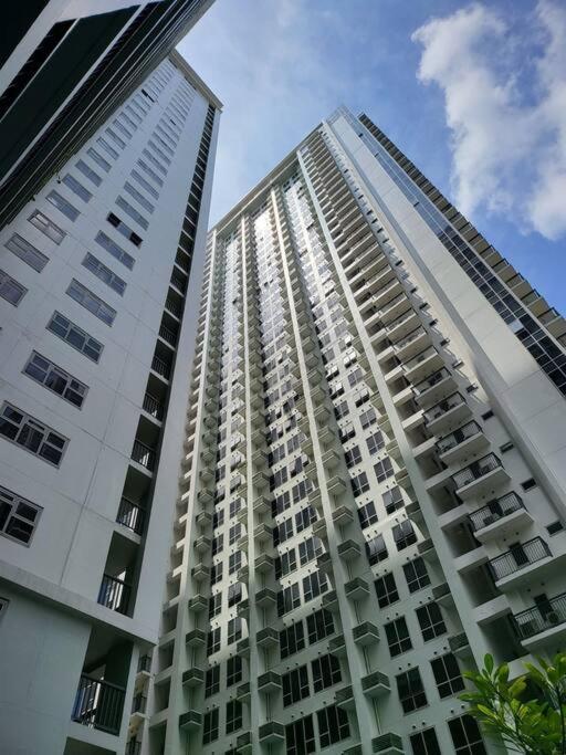 Ferienwohnung Luxury @ Bgc Sleeps 6 Comfortably Fast Wifi Pool! Manila Exterior foto