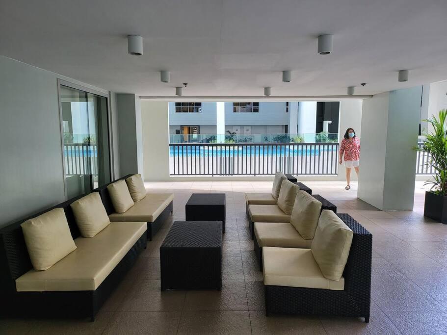 Ferienwohnung Luxury @ Bgc Sleeps 6 Comfortably Fast Wifi Pool! Manila Exterior foto