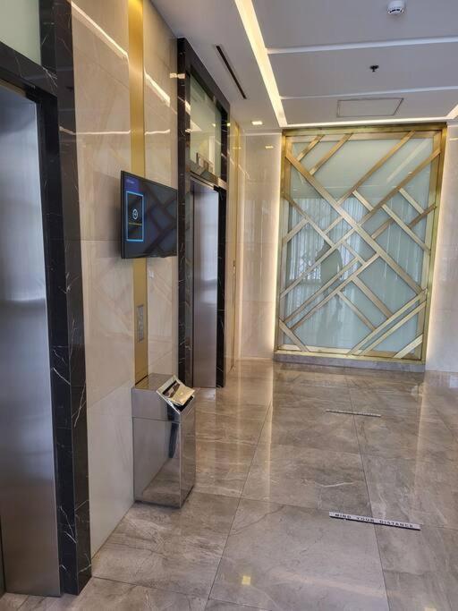 Ferienwohnung Luxury @ Bgc Sleeps 6 Comfortably Fast Wifi Pool! Manila Exterior foto